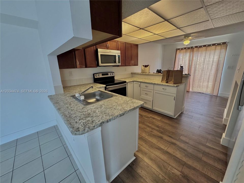 For Rent: $2,700 (3 beds, 2 baths, 1630 Square Feet)