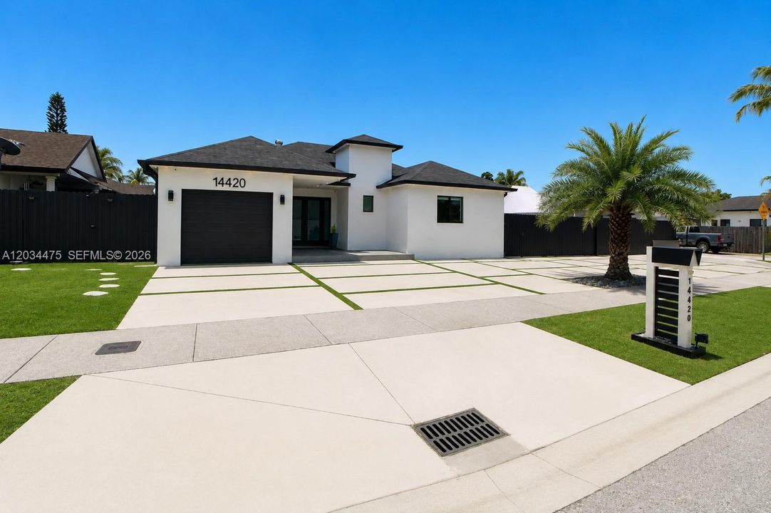 En Venta: $825,000 (5 camas, 3 baños, 1673 Pies cuadrados)