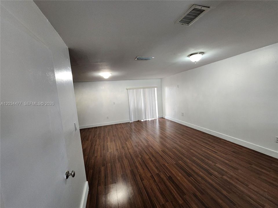 For Rent: $2,600 (2 beds, 2 baths, 1160 Square Feet)