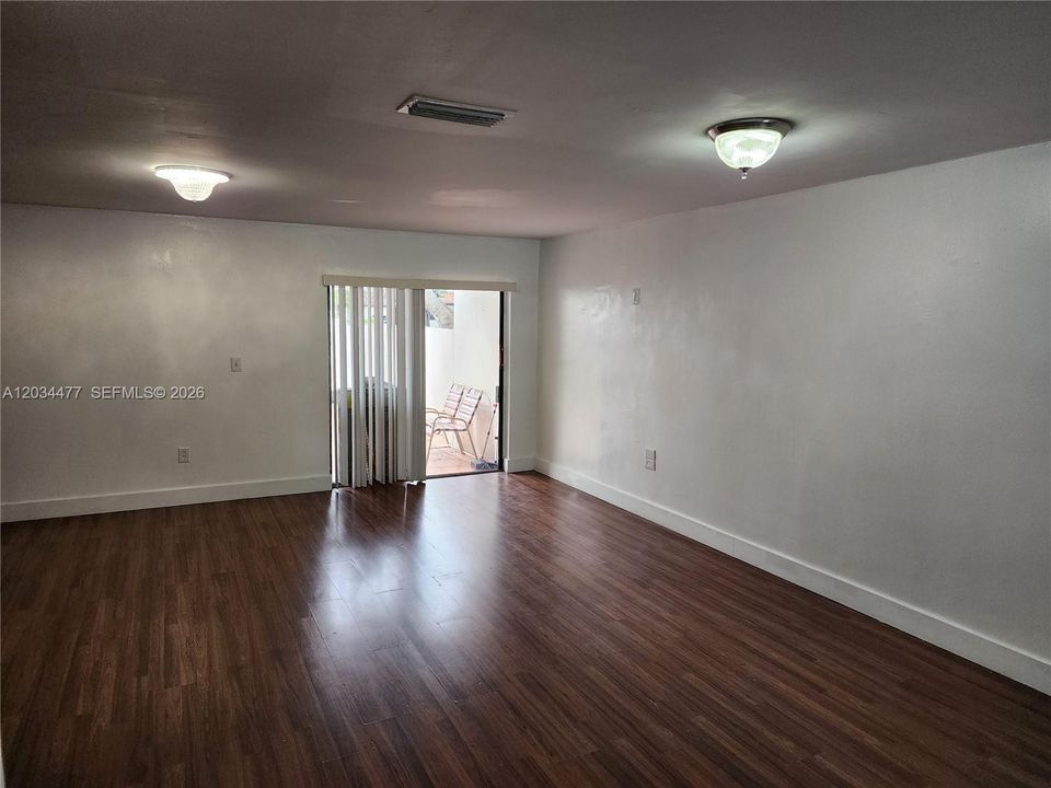 For Rent: $2,600 (2 beds, 2 baths, 1160 Square Feet)