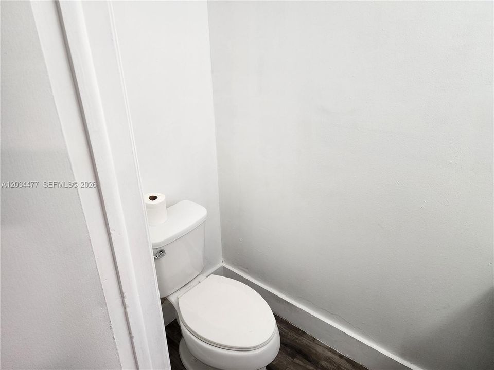 For Rent: $2,600 (2 beds, 2 baths, 1160 Square Feet)