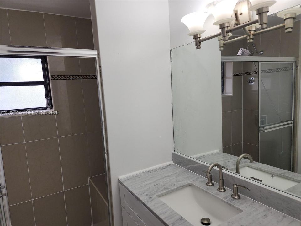For Rent: $2,600 (2 beds, 2 baths, 1160 Square Feet)