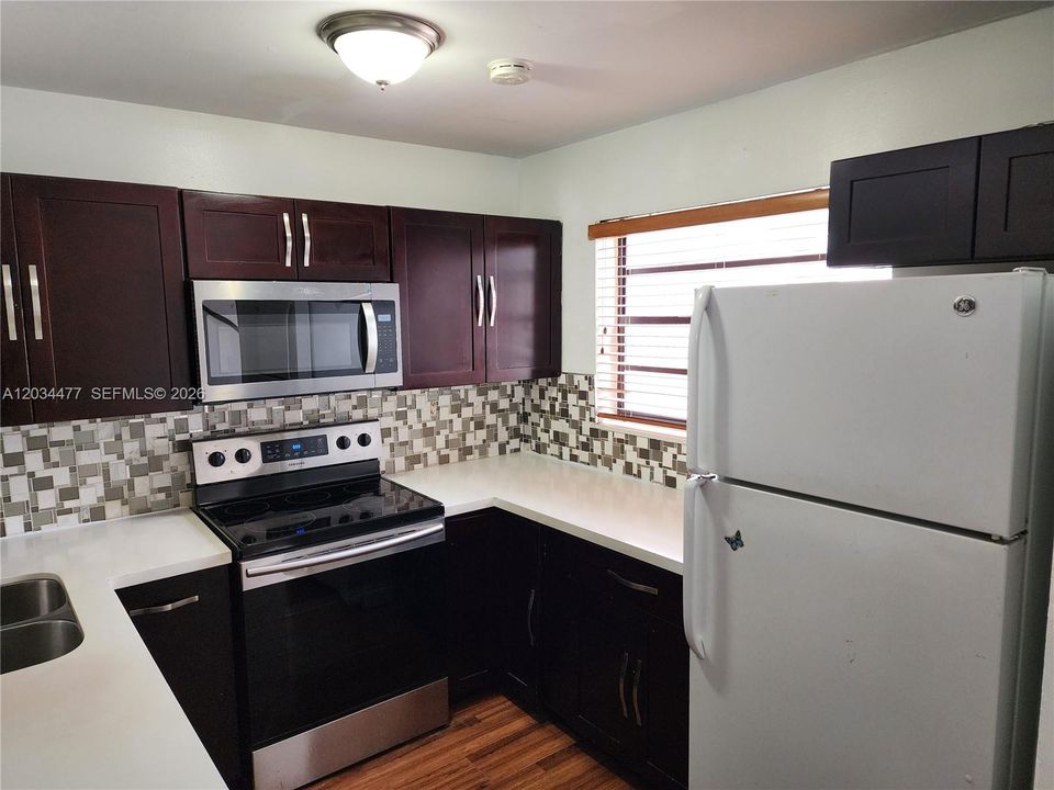 For Rent: $2,600 (2 beds, 2 baths, 1160 Square Feet)