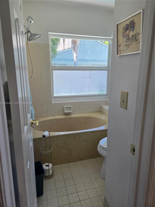 En Venta: $555,000 (3 camas, 2 baños, 1427 Pies cuadrados)