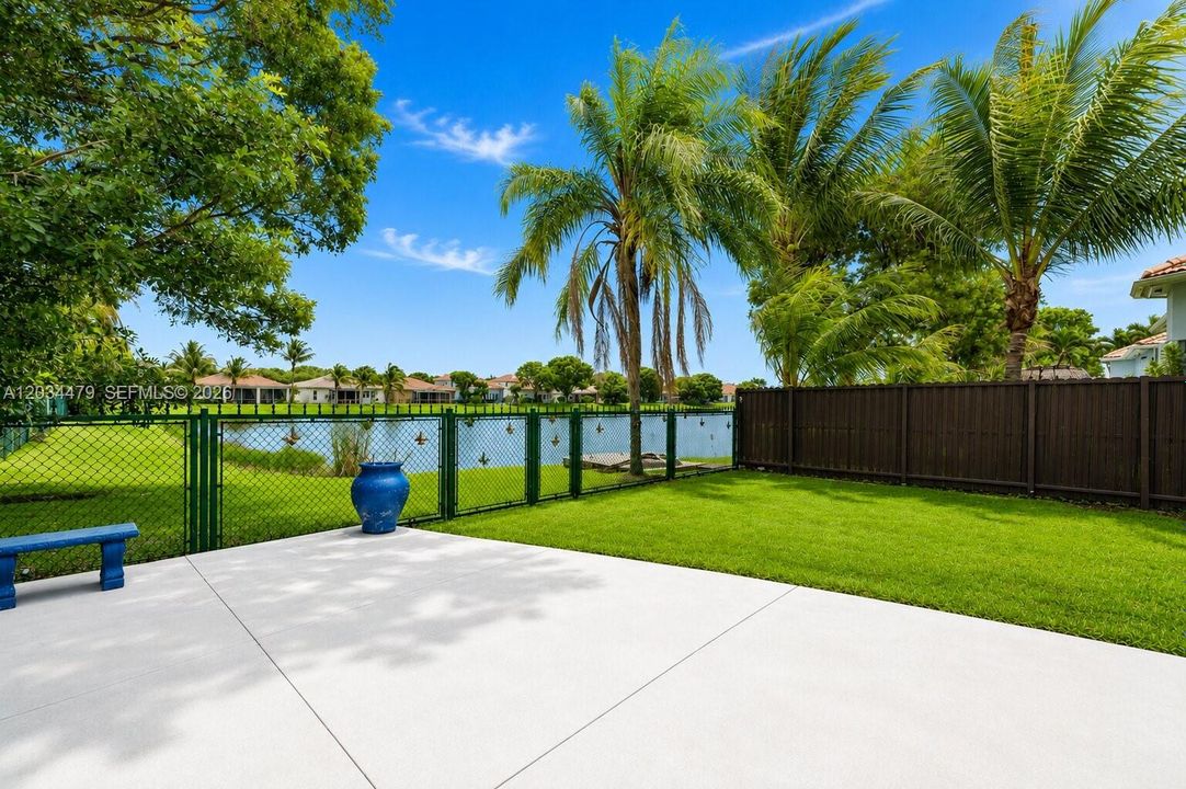 For Sale: $499,750 (4 beds, 2 baths, 2326 Square Feet)