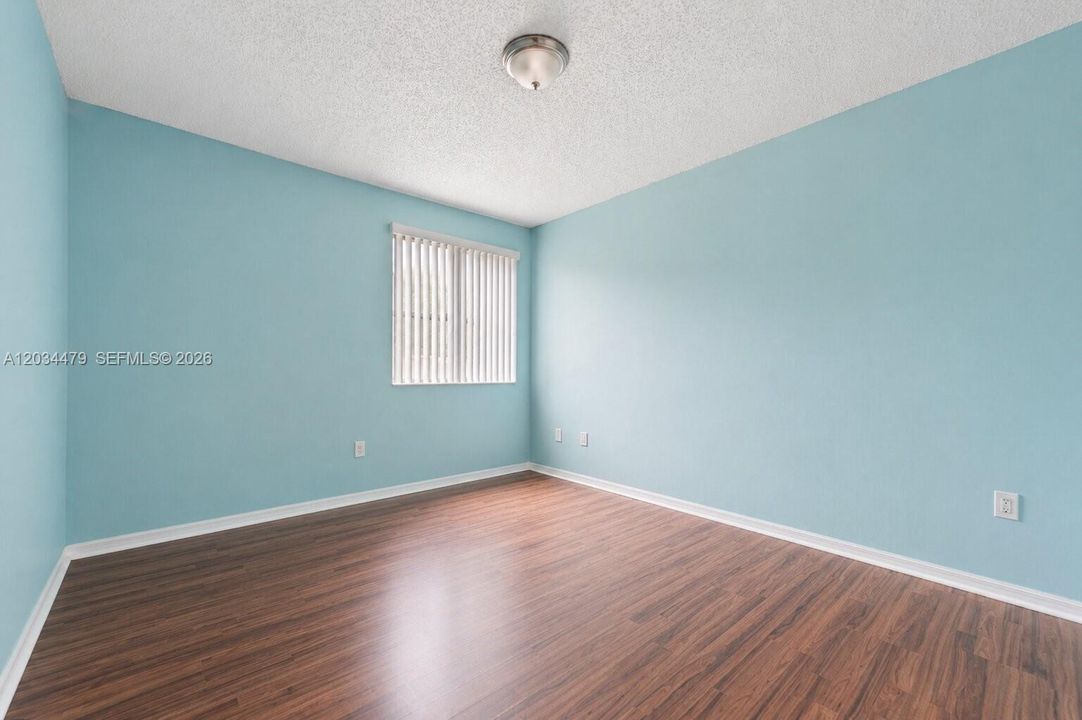 For Sale: $499,750 (4 beds, 2 baths, 2326 Square Feet)