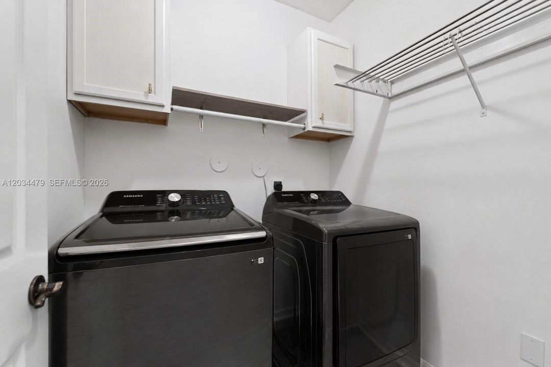 For Sale: $499,750 (4 beds, 2 baths, 2326 Square Feet)