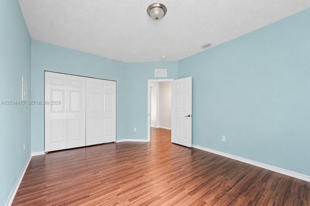 For Sale: $499,750 (4 beds, 2 baths, 2326 Square Feet)