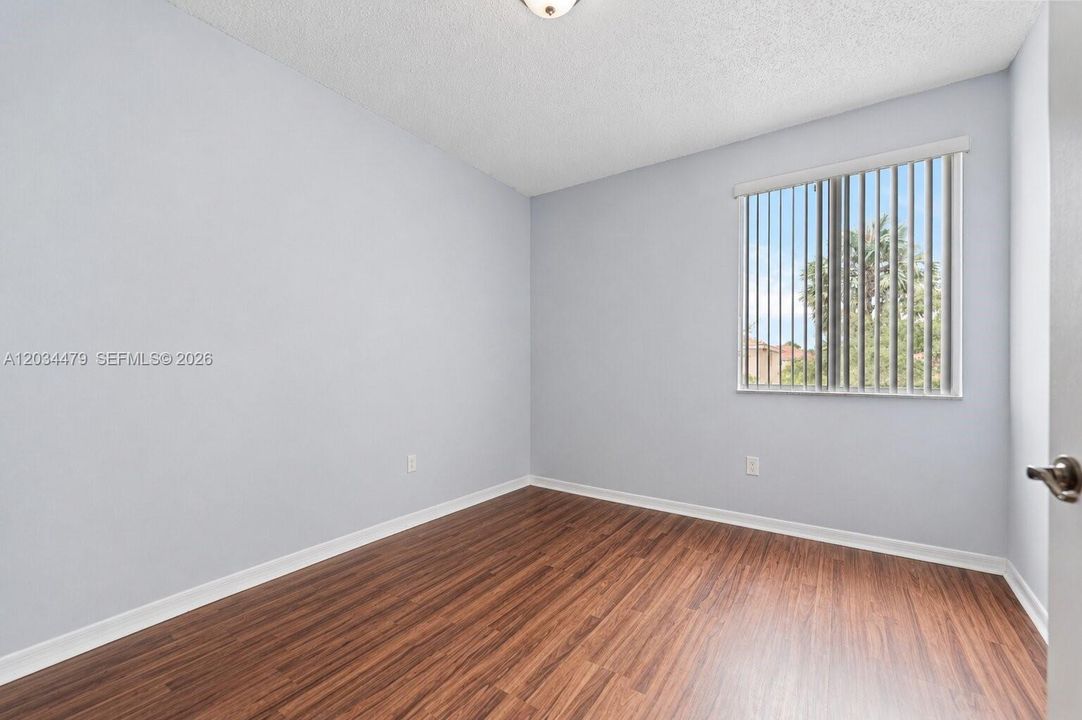 For Sale: $499,750 (4 beds, 2 baths, 2326 Square Feet)