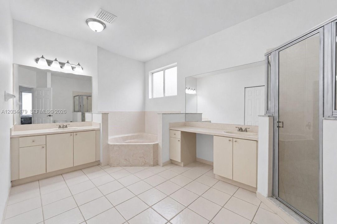 For Sale: $499,750 (4 beds, 2 baths, 2326 Square Feet)