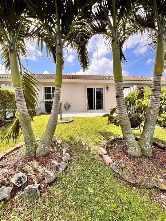For Rent: $2,800 (2 beds, 2 baths, 1144 Square Feet)
