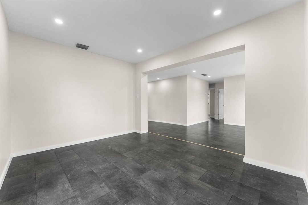 08-321 NE 59th St, Fort Lauderdale-28
