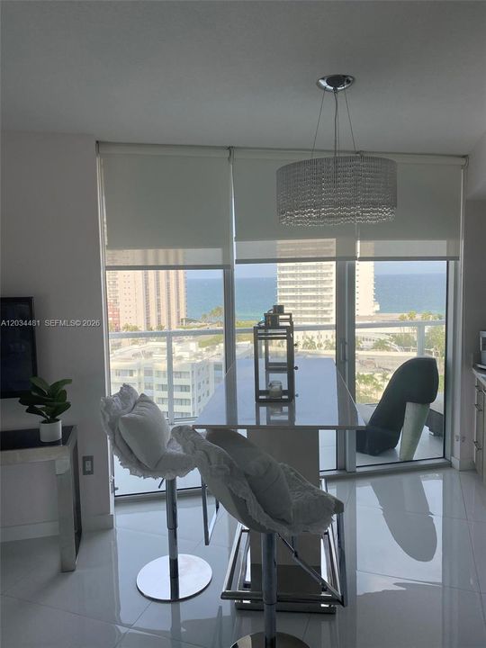 For Rent: $3,250 (1 beds, 1 baths, 530 Square Feet)