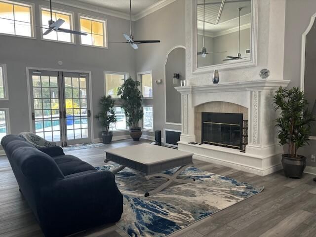COMMUNITY ROOM