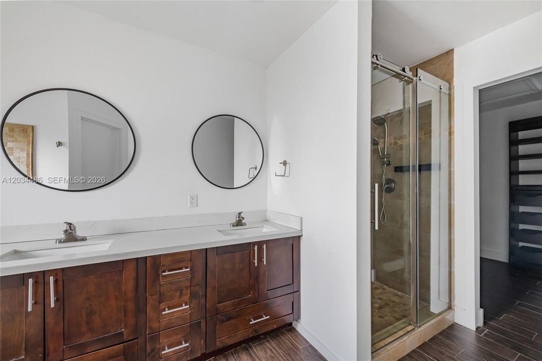 В аренду: $4,600 (3 спален, 2 ванн, 1742 Квадратных фут)
