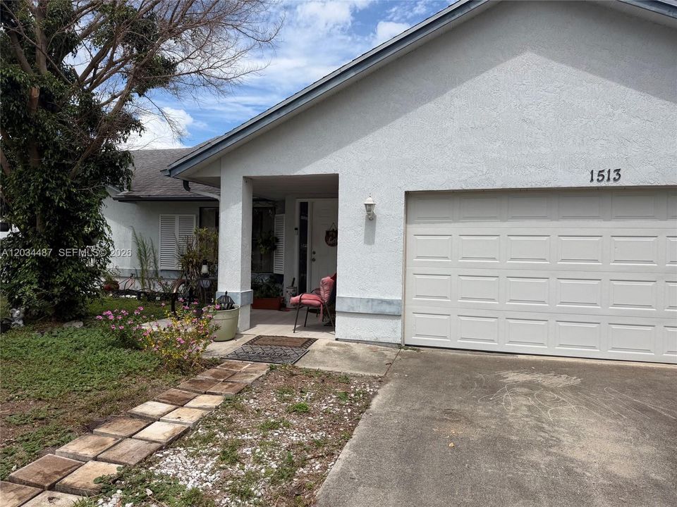 For Sale: $419,000 (3 beds, 2 baths, 1582 Square Feet)