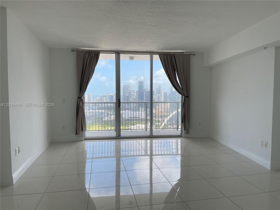 For Sale: $280,000 (0 beds, 1 baths, 503 Square Feet)