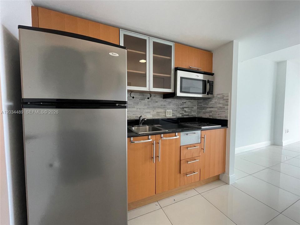 For Sale: $280,000 (0 beds, 1 baths, 503 Square Feet)