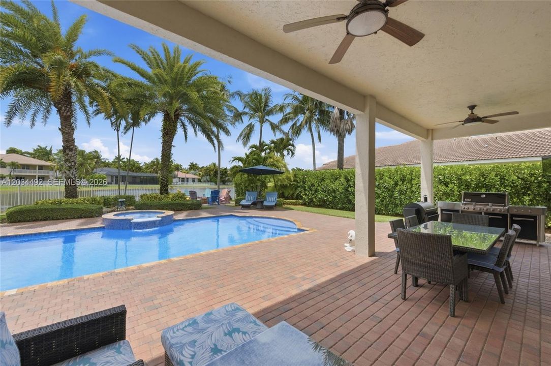 For Sale: $2,100,000 (5 beds, 5 baths, 4985 Square Feet)