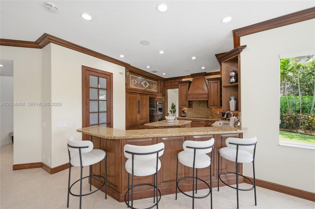 For Sale: $2,100,000 (5 beds, 5 baths, 4985 Square Feet)