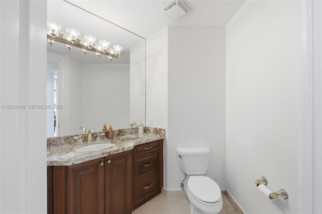For Sale: $2,100,000 (5 beds, 5 baths, 4985 Square Feet)