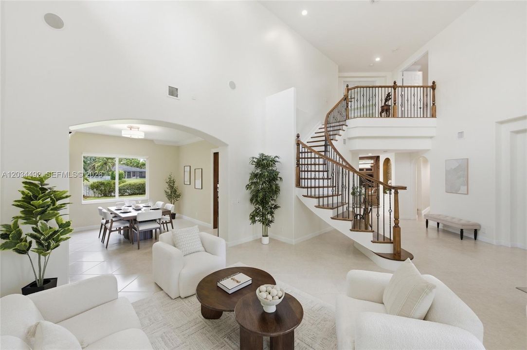 For Sale: $2,100,000 (5 beds, 5 baths, 4985 Square Feet)