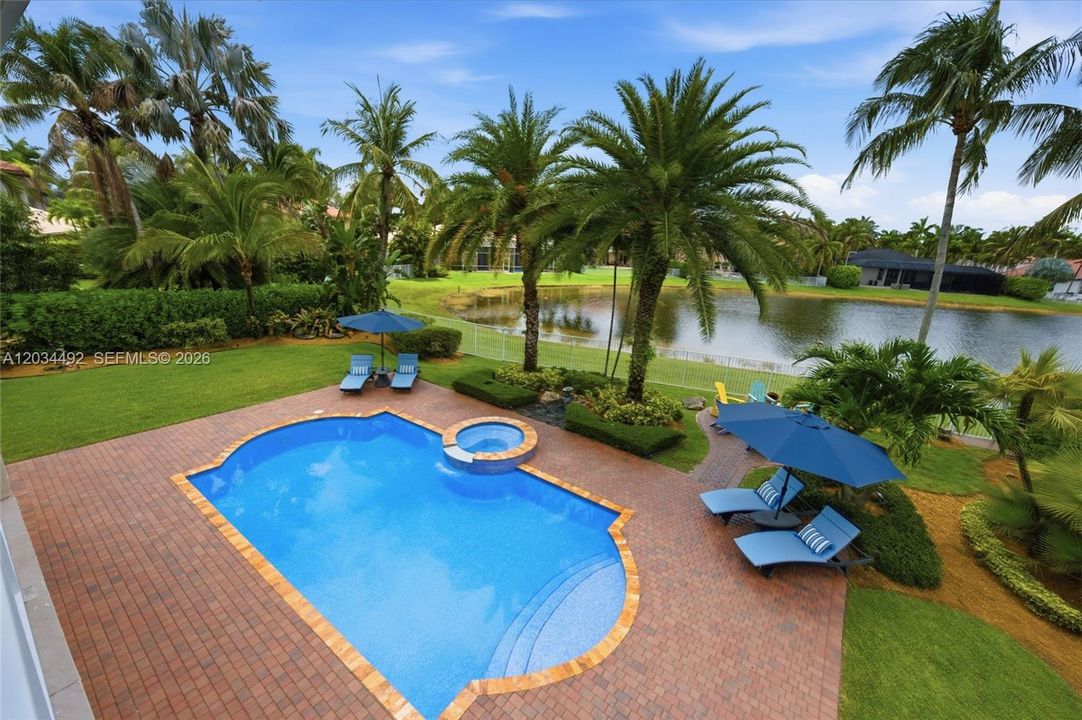 For Sale: $2,100,000 (5 beds, 5 baths, 4985 Square Feet)