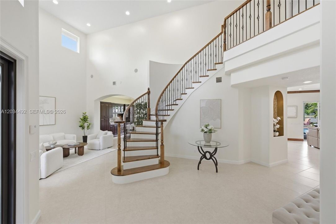 For Sale: $2,100,000 (5 beds, 5 baths, 4985 Square Feet)
