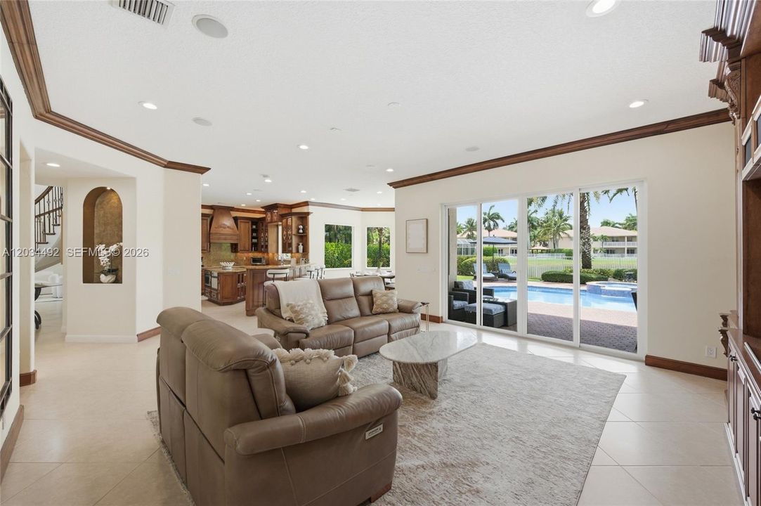 For Sale: $2,100,000 (5 beds, 5 baths, 4985 Square Feet)