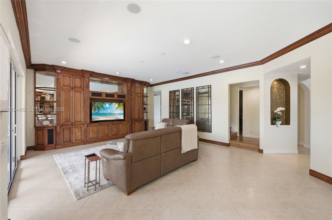 For Sale: $2,100,000 (5 beds, 5 baths, 4985 Square Feet)