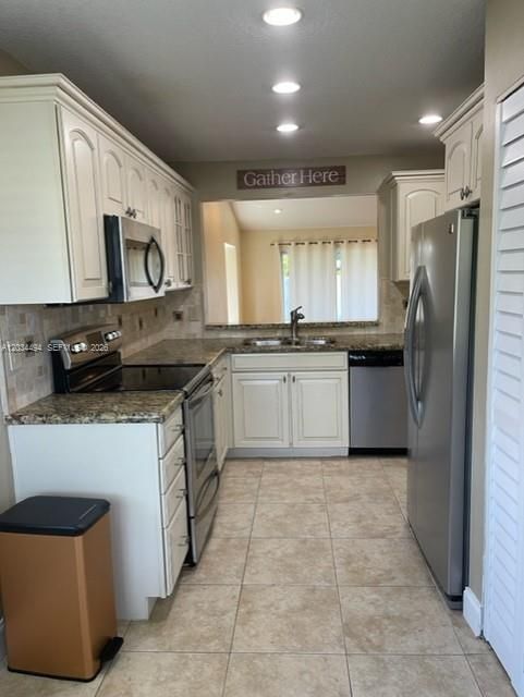 For Rent: $3,300 (2 beds, 2 baths, 1278 Square Feet)