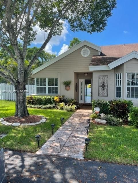 For Rent: $3,300 (2 beds, 2 baths, 1278 Square Feet)