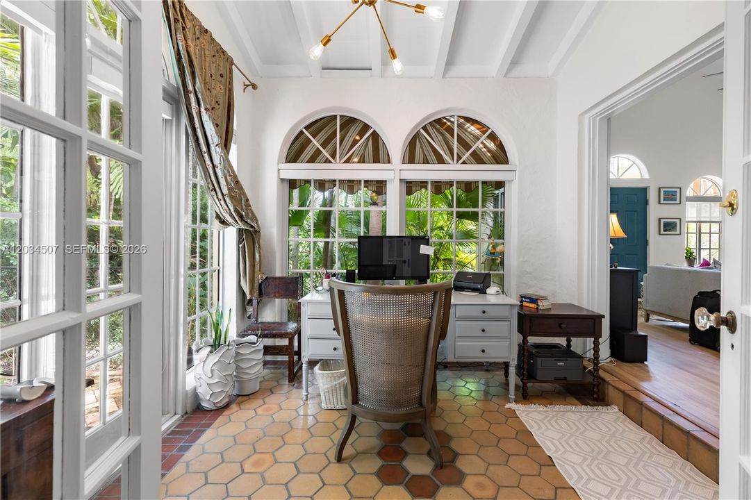For Sale: $1,898,000 (3 beds, 2 baths, 1931 Square Feet)