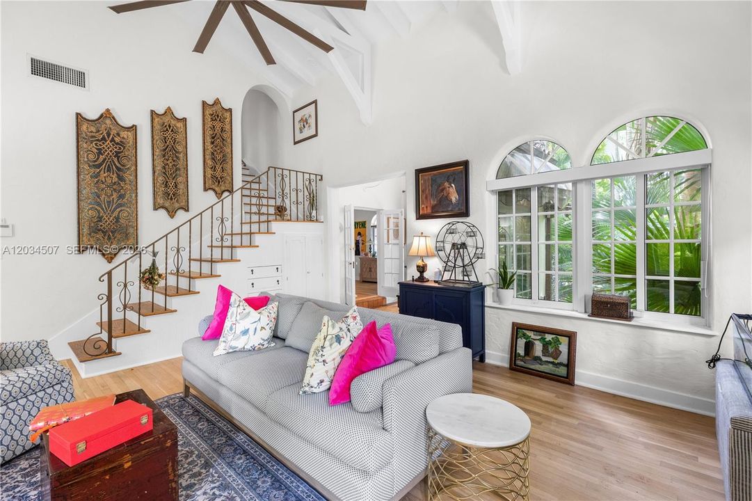 For Sale: $1,898,000 (3 beds, 2 baths, 1931 Square Feet)