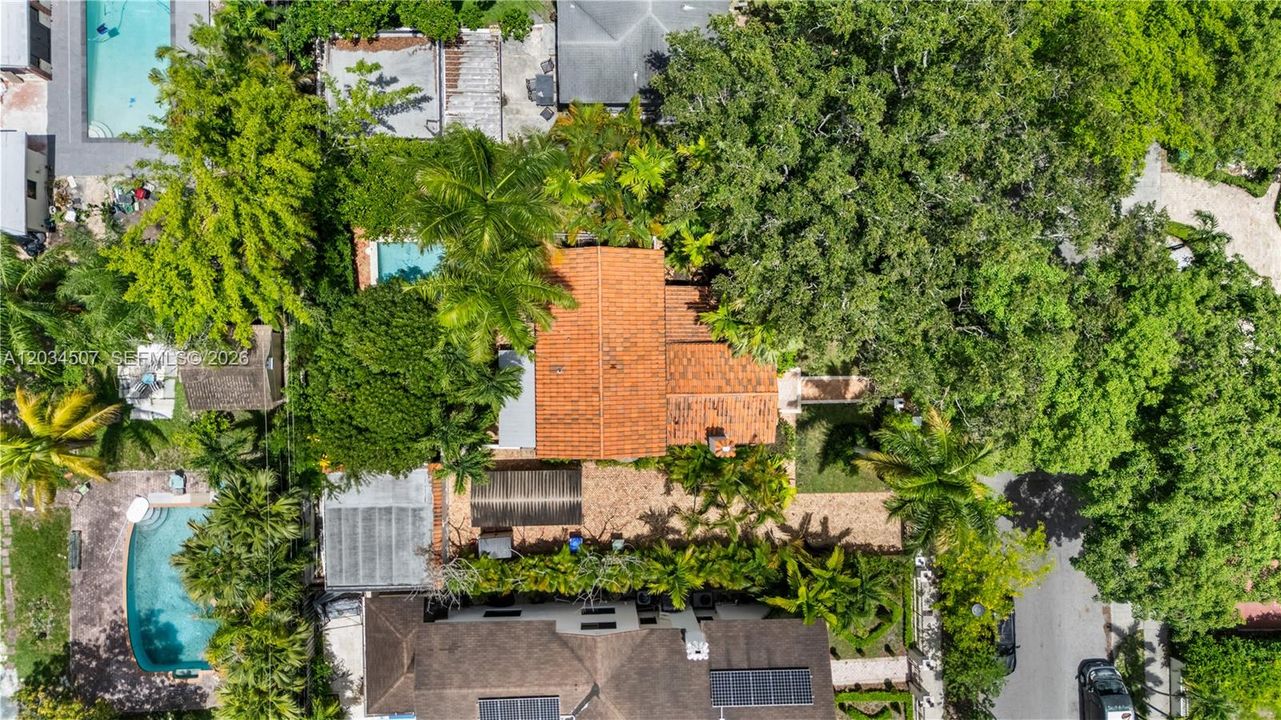 For Sale: $1,898,000 (3 beds, 2 baths, 1931 Square Feet)