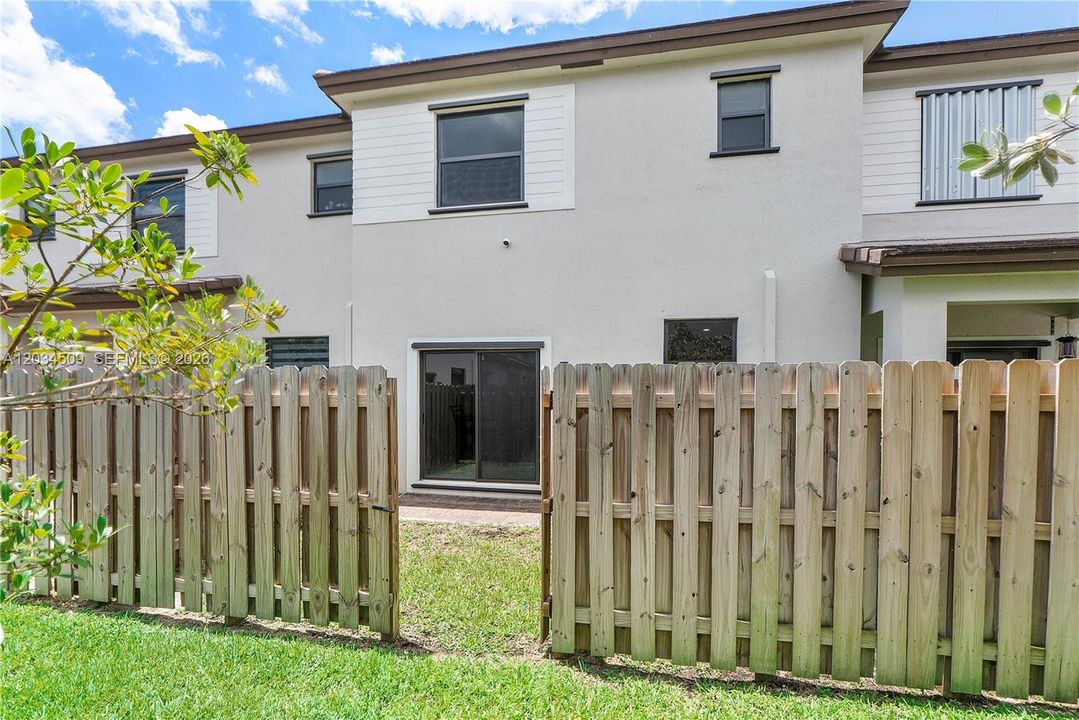 For Sale: $610,000 (3 beds, 2 baths, 1888 Square Feet)