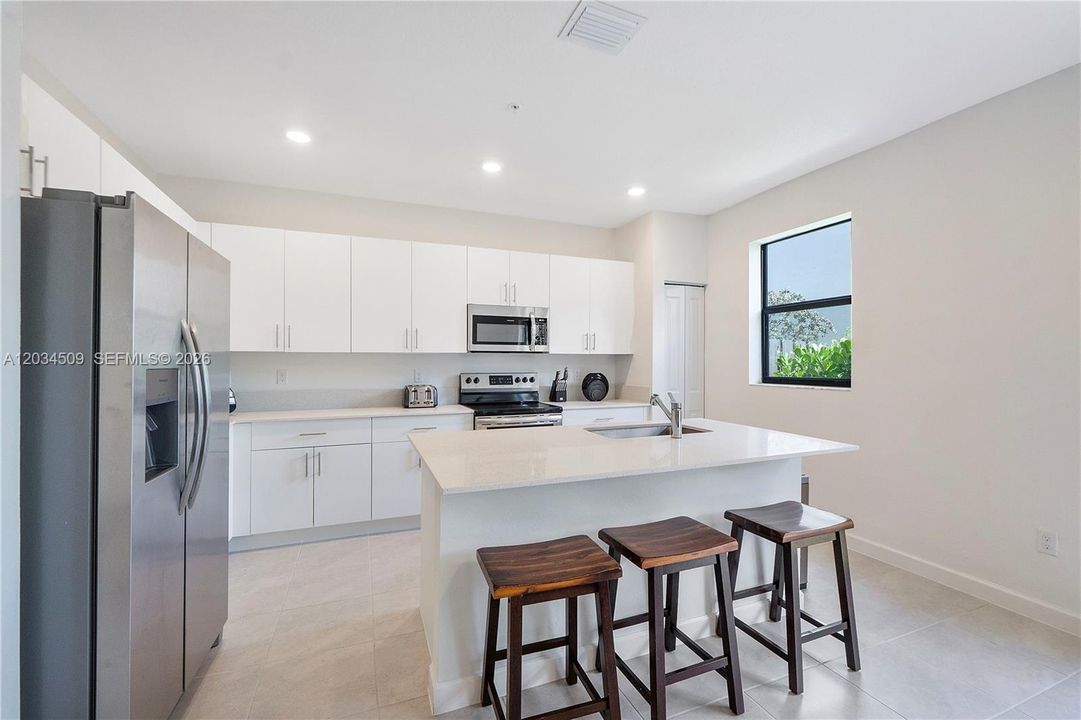 For Sale: $610,000 (3 beds, 2 baths, 1888 Square Feet)