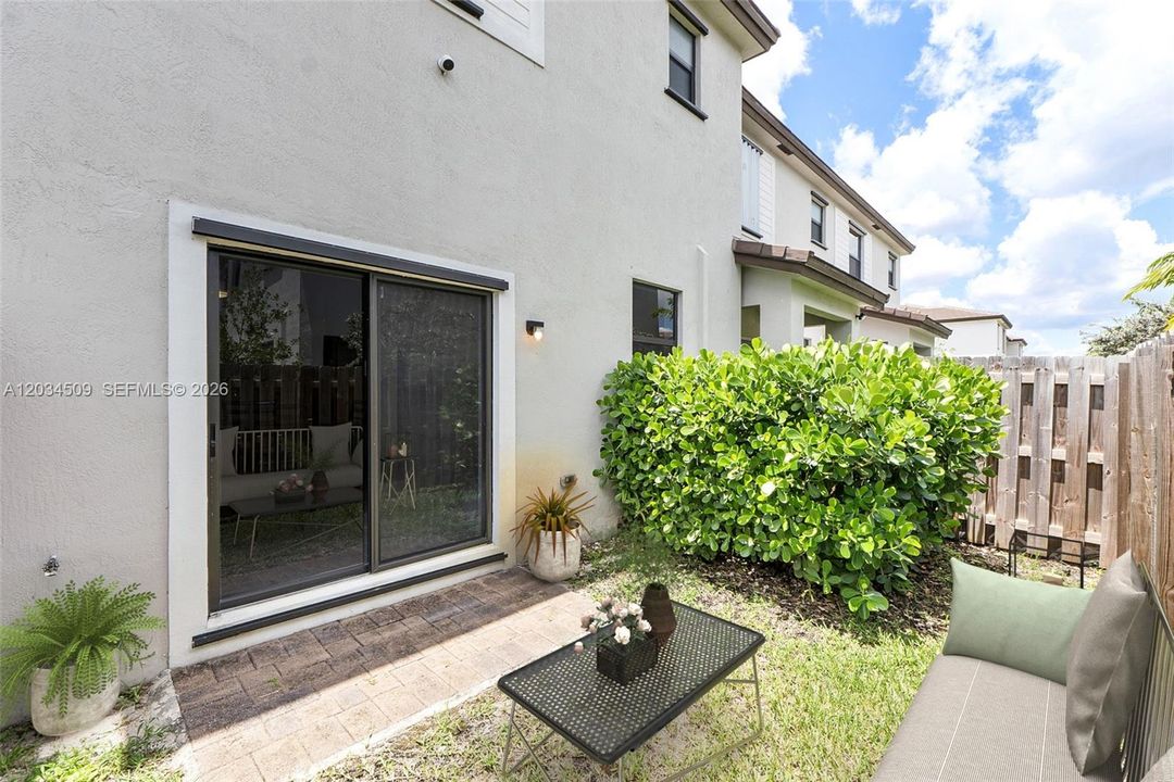 For Sale: $610,000 (3 beds, 2 baths, 1888 Square Feet)
