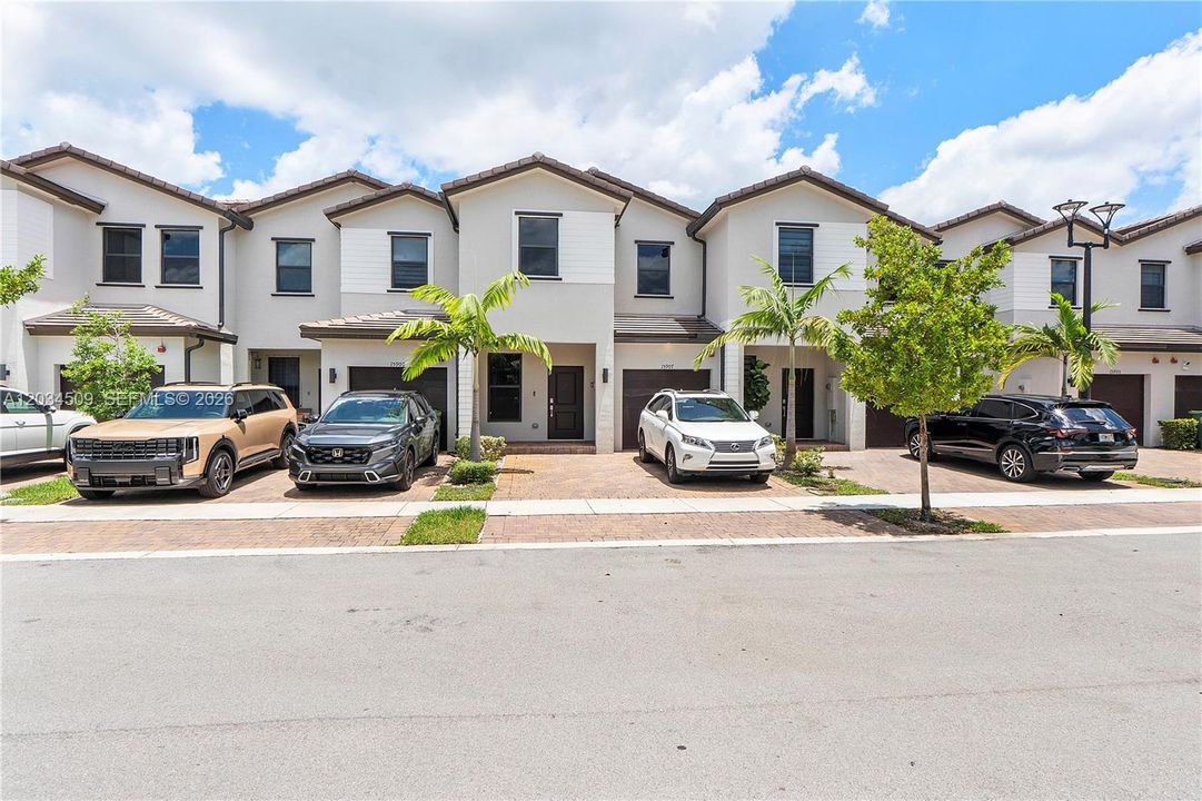 For Sale: $610,000 (3 beds, 2 baths, 1888 Square Feet)
