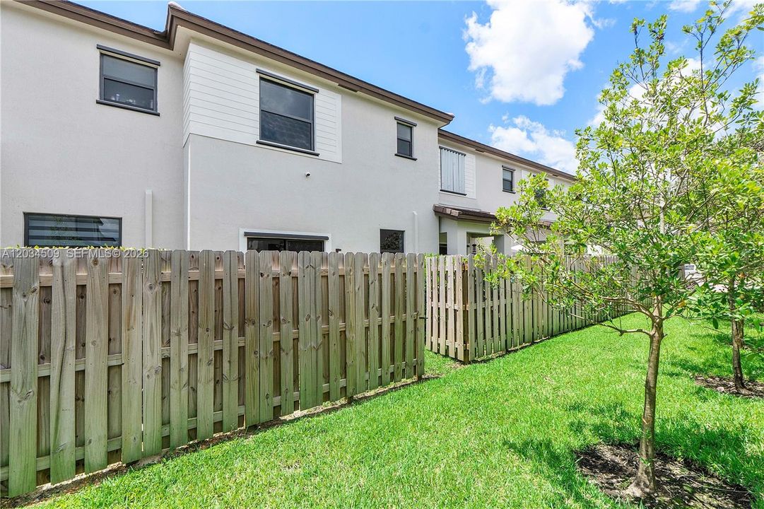 For Sale: $610,000 (3 beds, 2 baths, 1888 Square Feet)