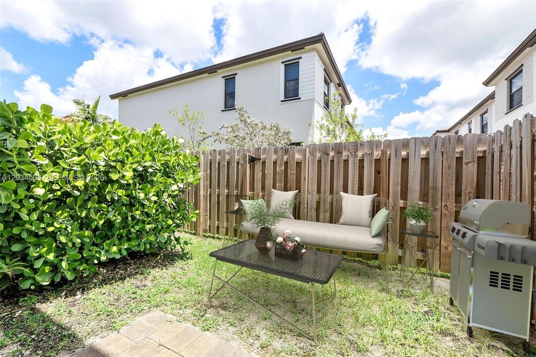 For Sale: $610,000 (3 beds, 2 baths, 1888 Square Feet)