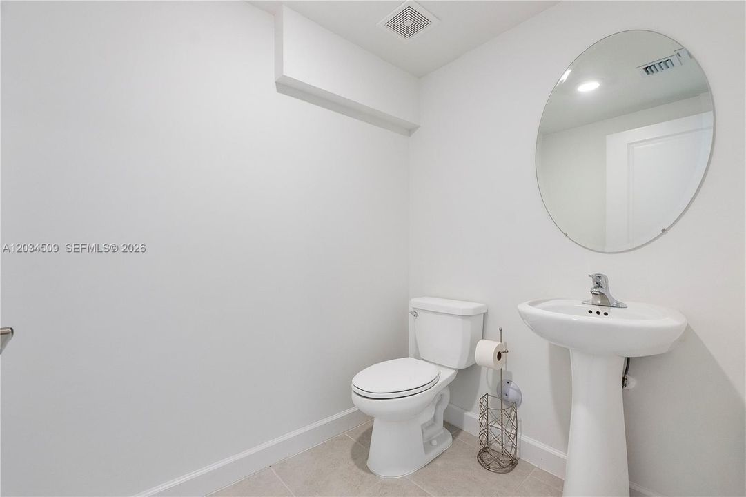 For Sale: $610,000 (3 beds, 2 baths, 1888 Square Feet)