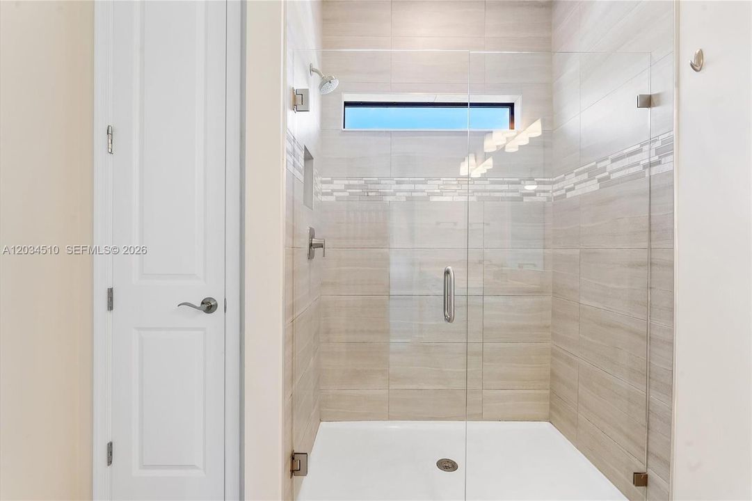 For Rent: $4,900 (3 beds, 2 baths, 2188 Square Feet)