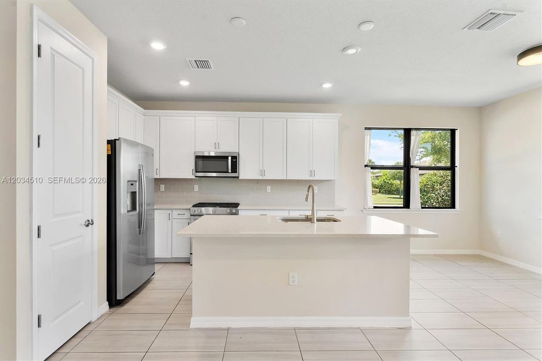 For Rent: $4,900 (3 beds, 2 baths, 2188 Square Feet)