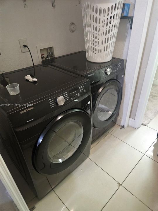 En Venta: $525,000 (3 camas, 2 baños, 1380 Pies cuadrados)