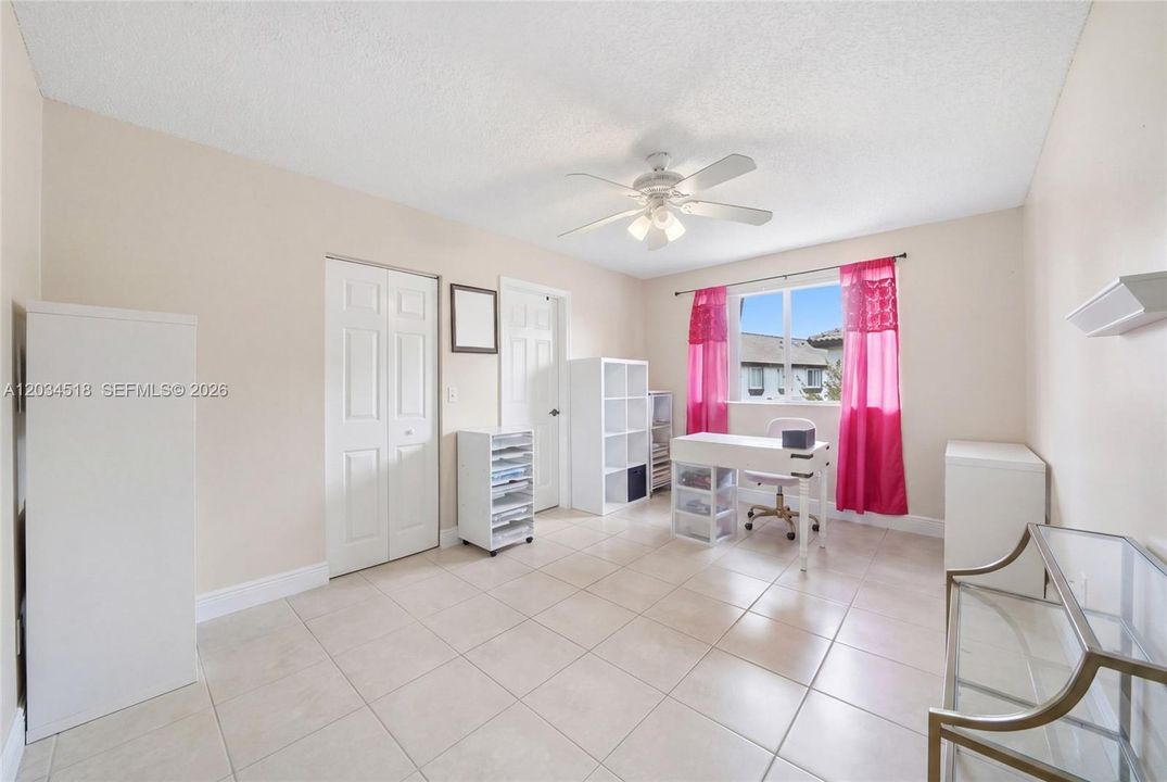 For Sale: $245,000 (2 beds, 2 baths, 1370 Square Feet)