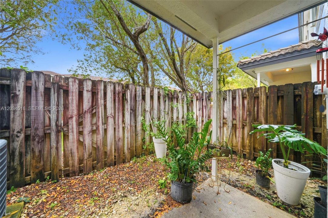 For Sale: $245,000 (2 beds, 2 baths, 1370 Square Feet)