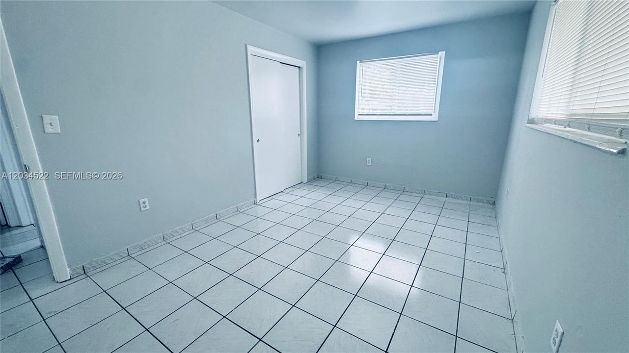 For Rent: $2,100 (2 beds, 1 baths, 825 Square Feet)