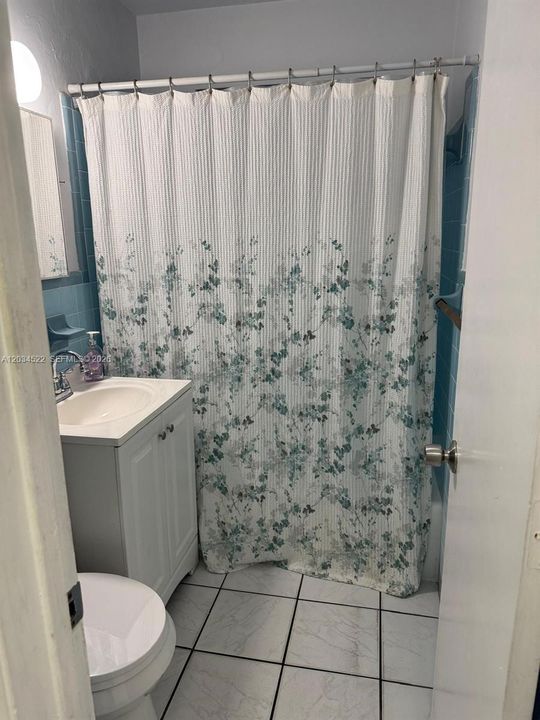 For Rent: $2,100 (2 beds, 1 baths, 825 Square Feet)