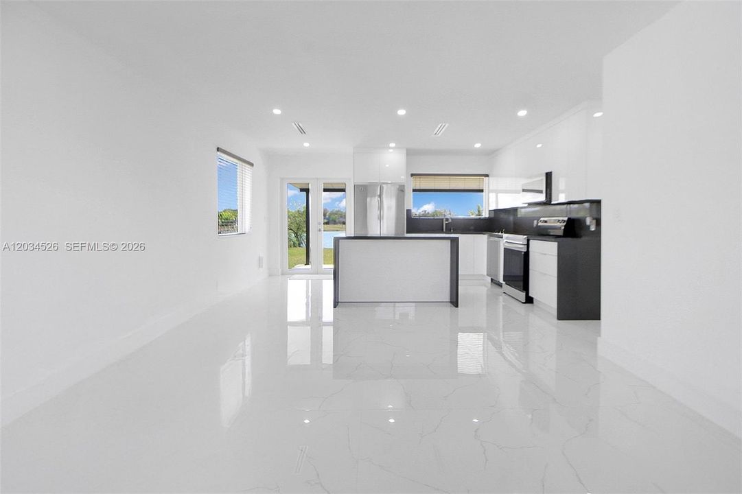 For Sale: $590,000 (3 beds, 2 baths, 1080 Square Feet)